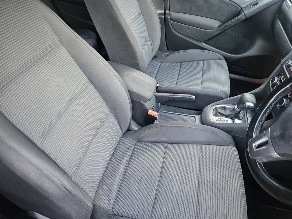 2010 Volkswagen golf 2.0lt tsi automatic hatch easy second chance finance10.jpg